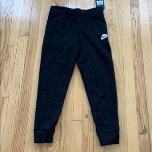 NWT Girls Nike Joggers (M)